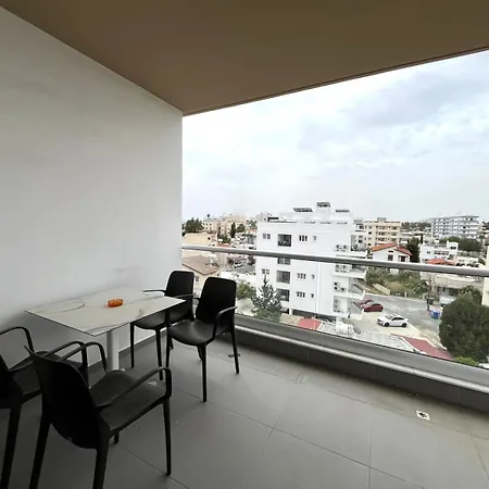 Top Floor Luxury 1bedroom With Sea View In Center Lárnaca